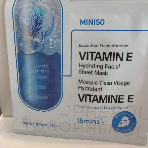 Vitamin E hydrating facial sheet mask