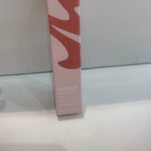 Minimalist matte liquid lipstick (red)