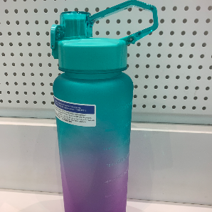 Large capacity Gradient Color water bottle with Bottle with handle (green & purple