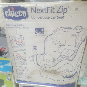 Chicco  NextFit Zip convertible car seat